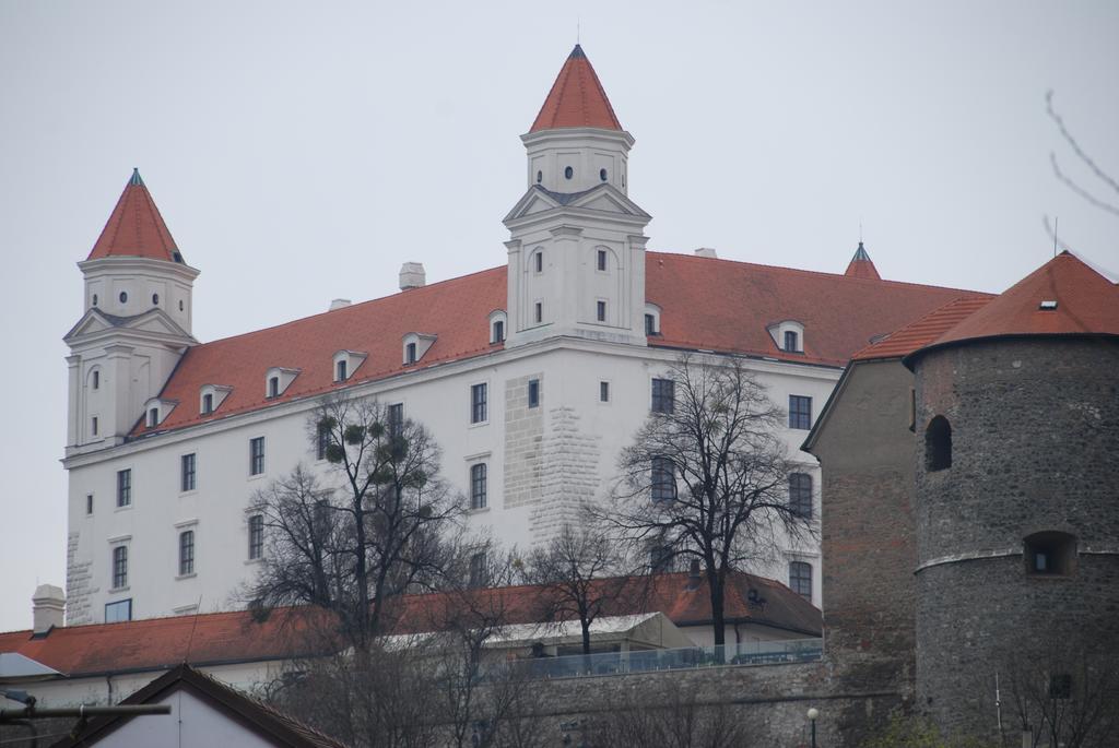 Stay In City Apartment Bastova Братислава Екстериор снимка
