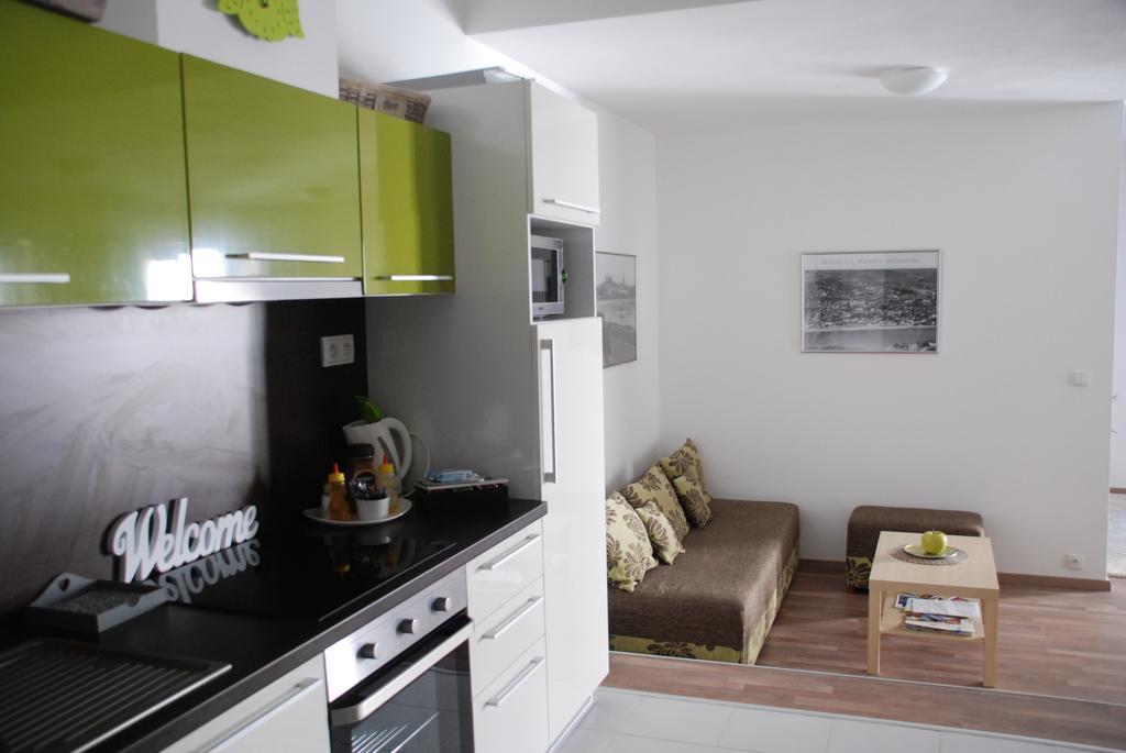 Stay In City Apartment Bastova Братислава Екстериор снимка