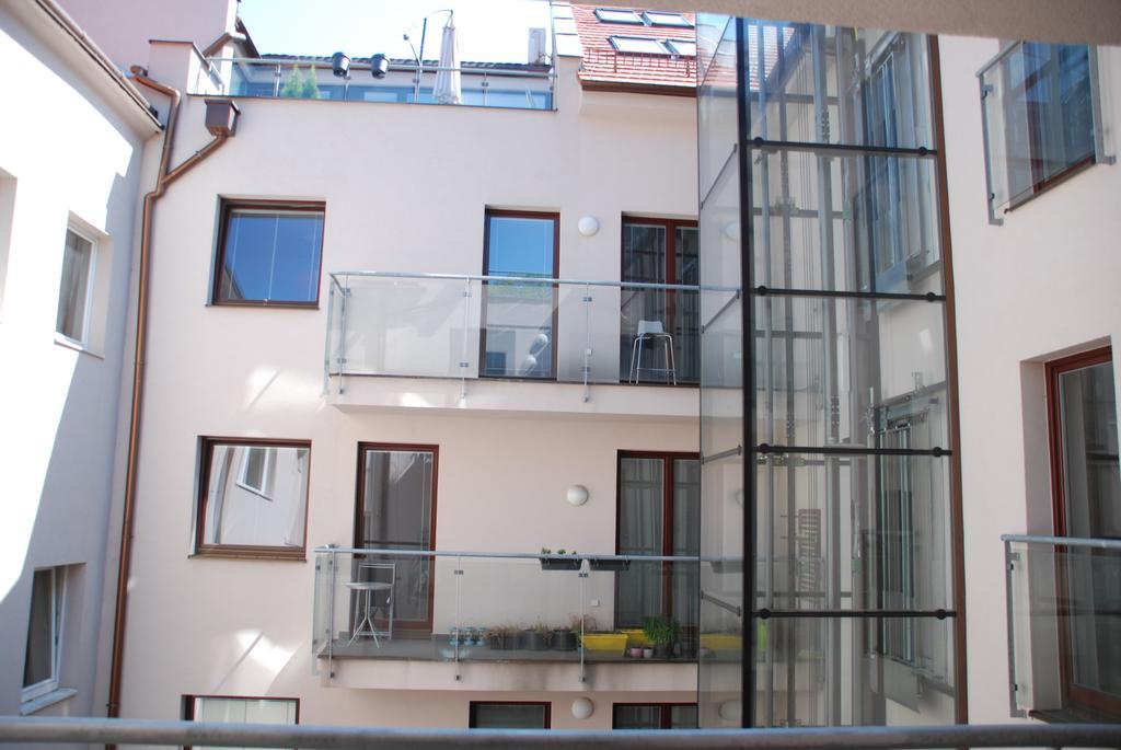 Stay In City Apartment Bastova Братислава Екстериор снимка