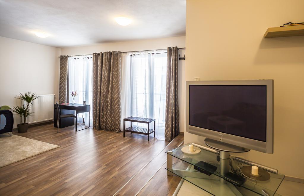Stay In City Apartment Bastova Братислава Екстериор снимка