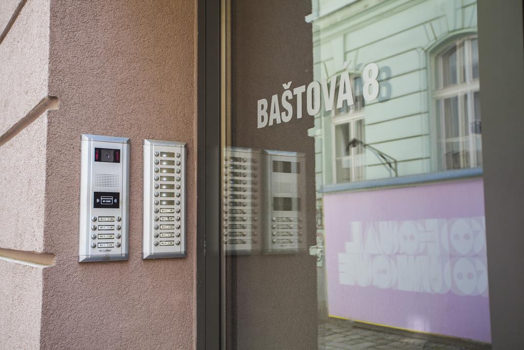 Stay In City Apartment Bastova Братислава Екстериор снимка