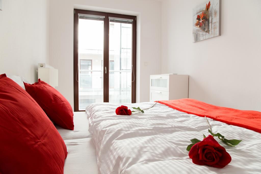 Stay In City Apartment Bastova Братислава Екстериор снимка
