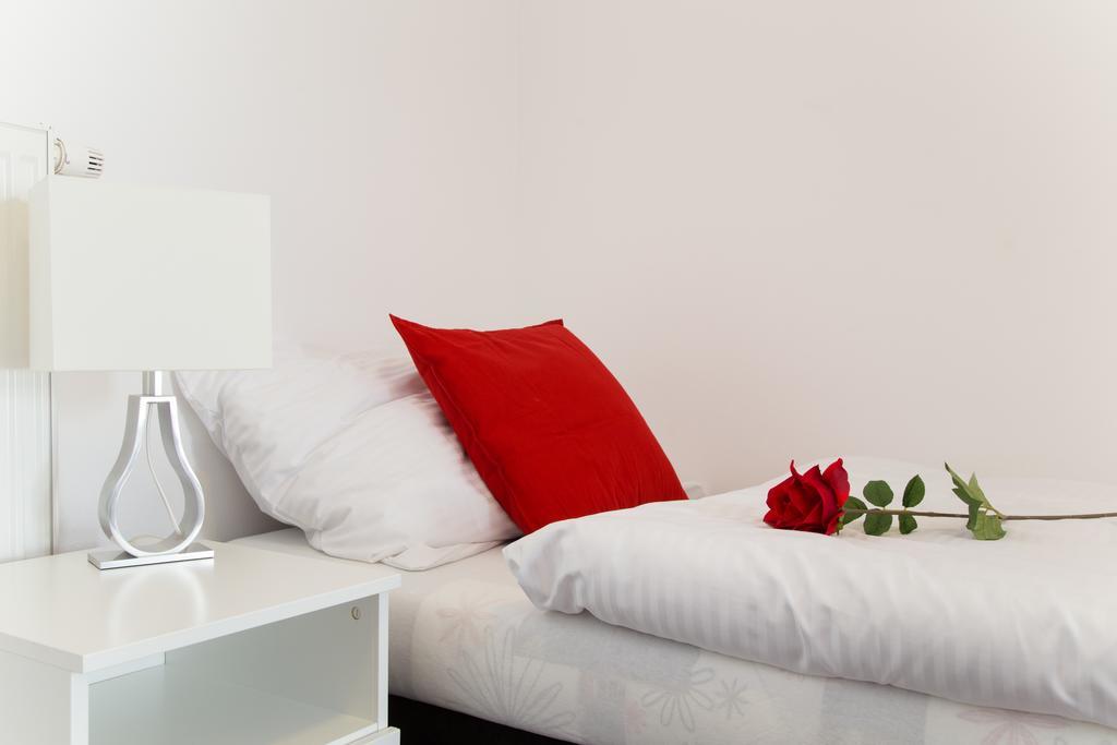 Stay In City Apartment Bastova Братислава Екстериор снимка
