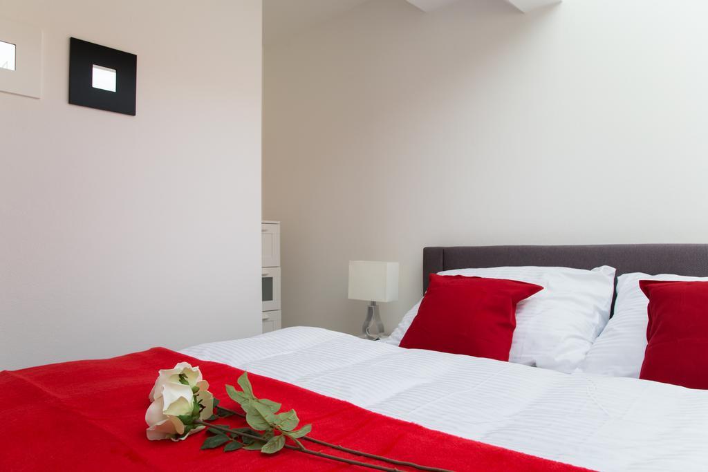 Stay In City Apartment Bastova Братислава Екстериор снимка
